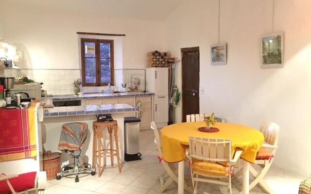 Apartment With 2 Bedrooms In Tourrettes Sur Loup With Wonderful Mountain View 18 Km From The Beach