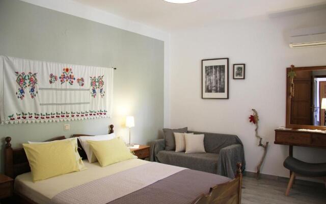 PLATANOFYLLA Family Apartment No6
