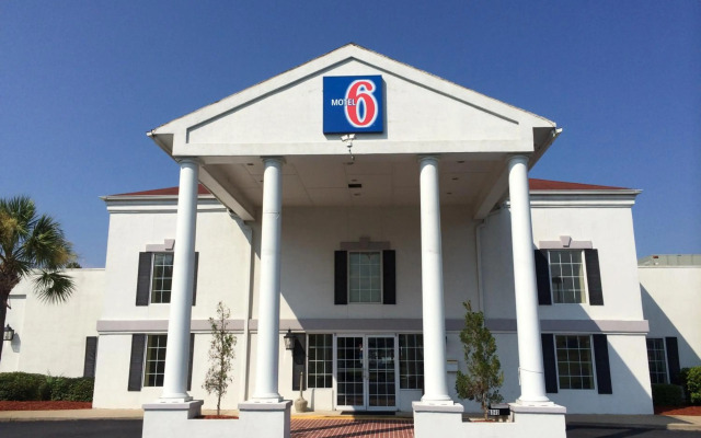 Motel 6 Brunswick, GA