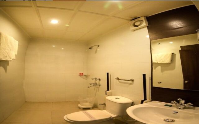 Hotel Sheela Towers