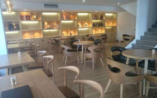 Poltton International Apartment Jinding