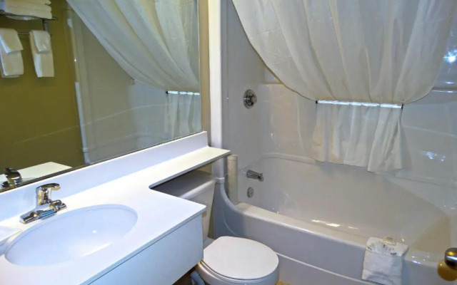 Amsterdam Inn & Suites Moncton