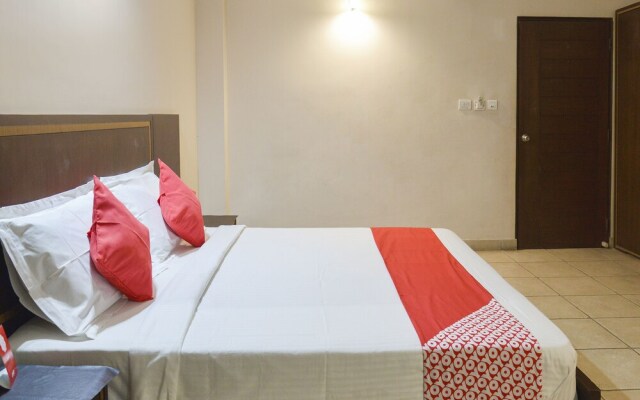 OYO 15149 Hotel Ajoy Minar