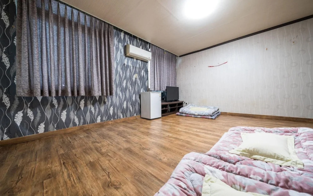 Yeongwol Cheongryeong Motel