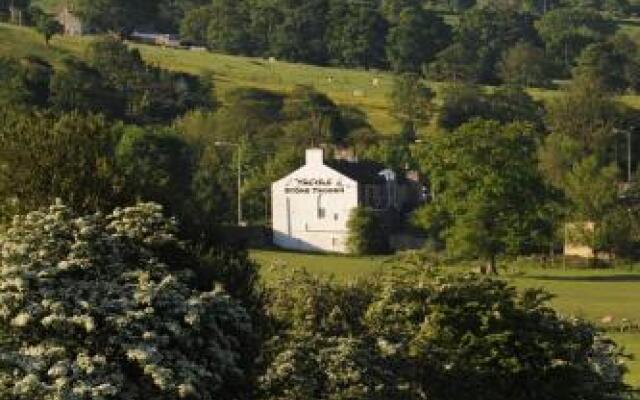 The Old Stone Trough Country Lodge & Inn