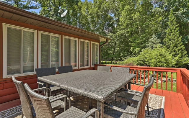 Hike + Ski: Log Cabin in East Stroudsburg!