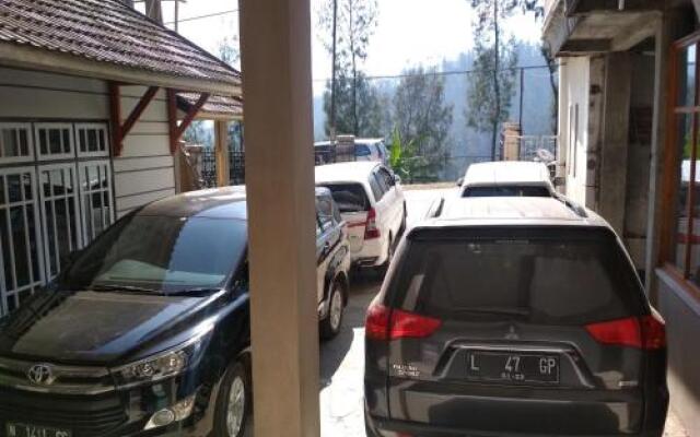 Saputra View Bromo Homestay