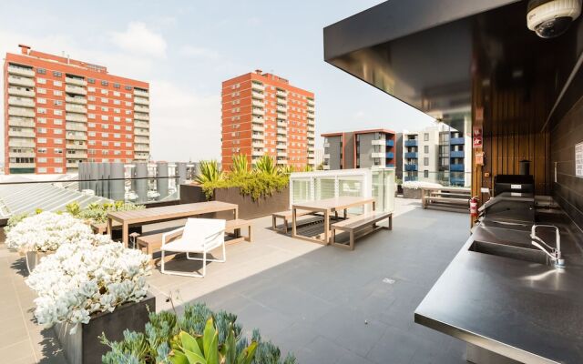 TALIA, 1BDR Carlton Apartment