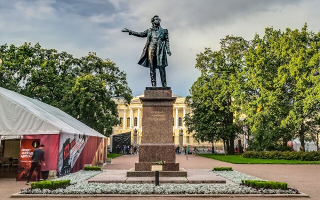 Travelto Italyanskaya