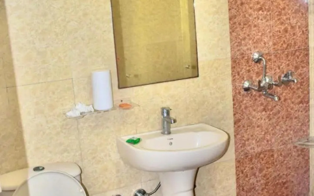 OYO 19306 Flagship Greenfields