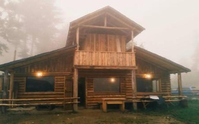 Heshkili huts Svaneti