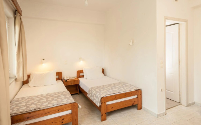 Niriis Hotel