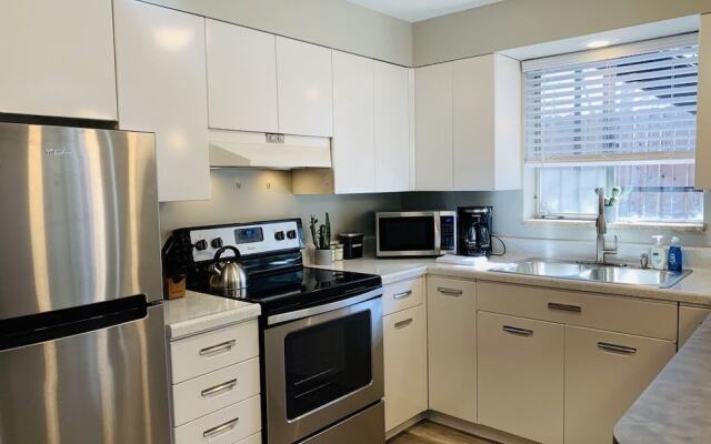 Brick Suite | Bright & Bold Retreat Near Old Town