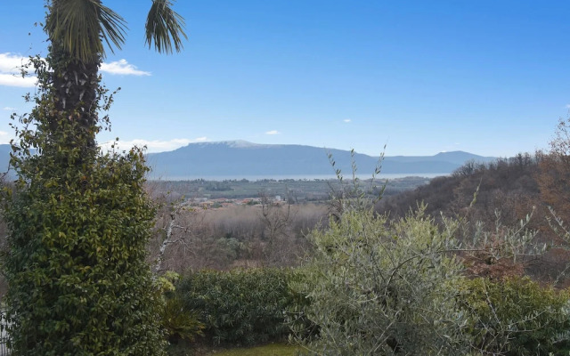 Profumo Del Garda Hilly Area and Lake vie