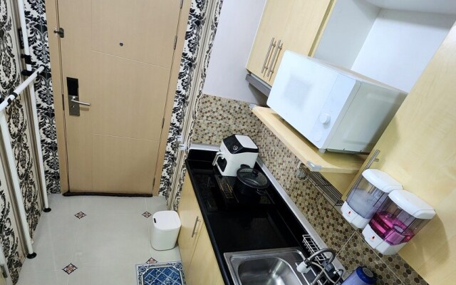 High-Tech Studio at Grass Residences -2 persons only, Quezon City