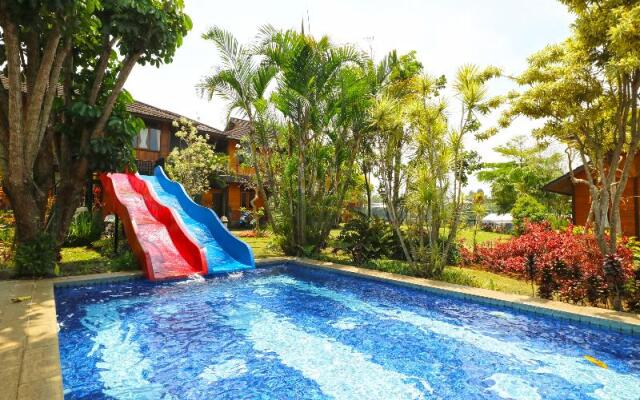 Villa Gardenia Bandung by ZUZU