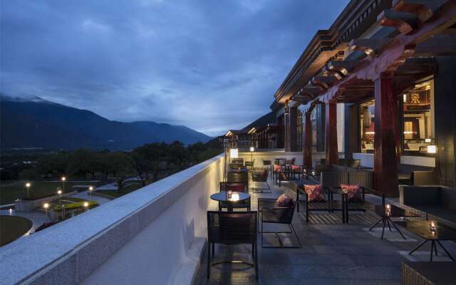 Hilton Linzhi Resort