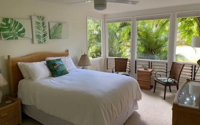 Punahele 3 Bedroom Home by RedAwning