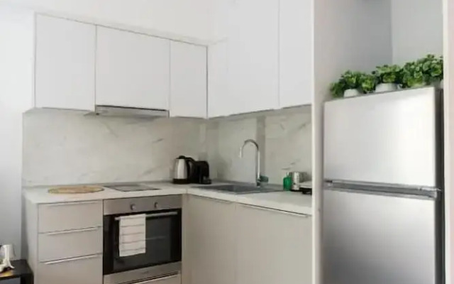 Velvet Luxury Studios in the City Center by BiNobi!