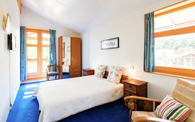 Comfortable Waterside Holiday Villa