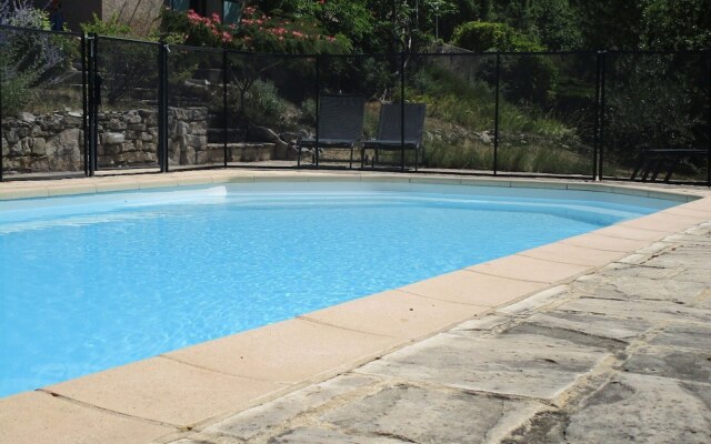 Serena Villa in Saignon With Private Swimming Pool
