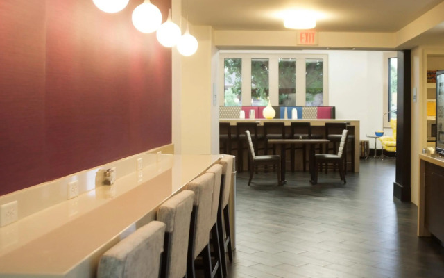 Holiday Inn Express Hickory-Hickory Mart by IHG