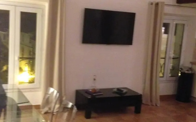 27 Place du Suquet Cannes