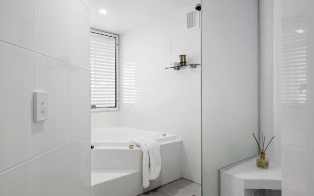 Netanya Noosa Beachfront Resort