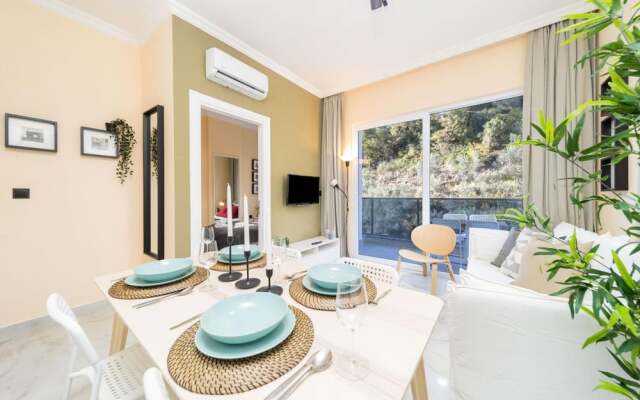 Modern Flat With Shared Pool and Balcony in Alanya