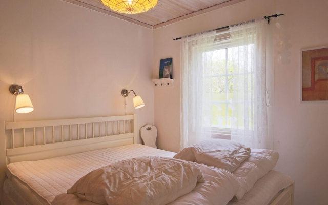 6 Person Holiday Home in Dronningmolle