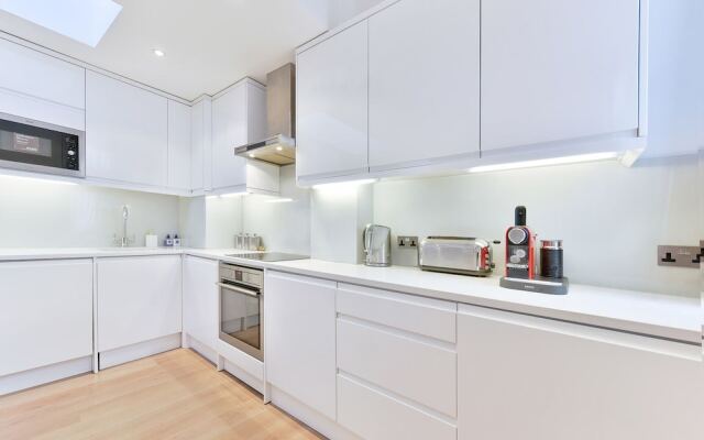 NEW Sleek and Smart 2BD Flat in Fulham/Chelsea
