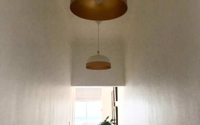 Cape Town Apartment With Dazzling Mountain View