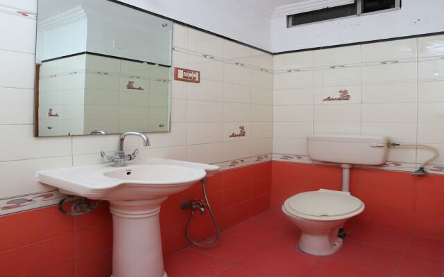 OYO 13546 Hotel City Palace