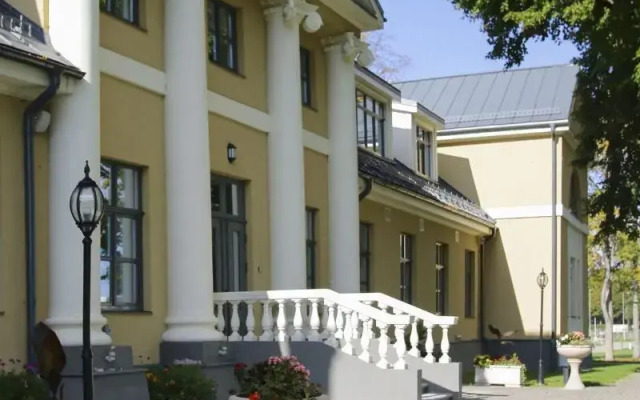 Skrunda Manor Hotel