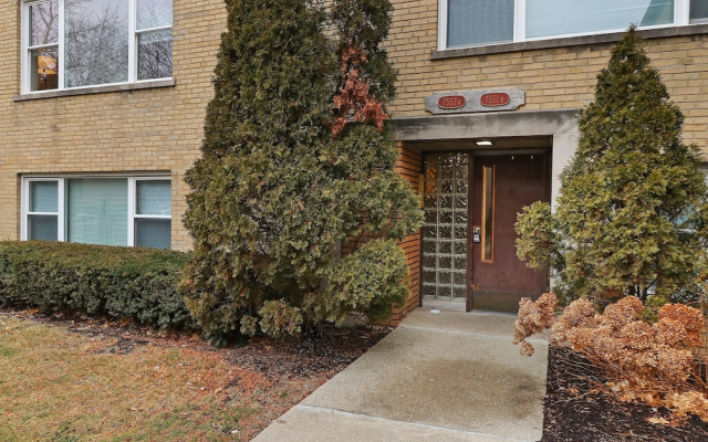 Spacious & Furnished 3BR Apt Rogers Park