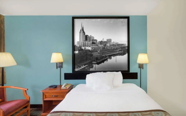 Super 8 By Wyndham Nashville Downtown