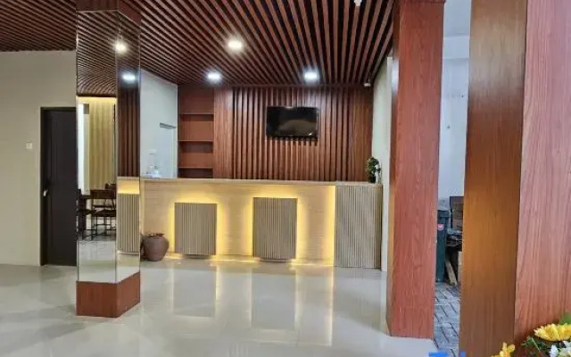 Sunflower Hotel Syariah Near Juanda