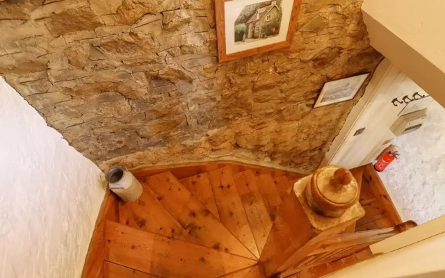 Old Blacksmiths Cottage