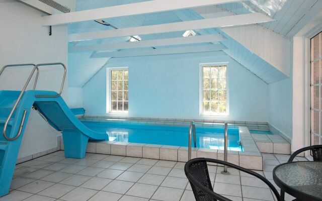 Luxurious Cabin With Pool in Ringkøbing