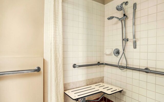 Belmont Inn & Suites