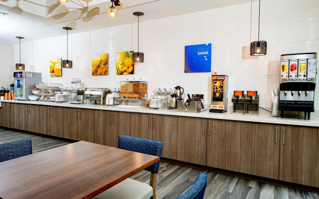 Comfort Suites Oil Center