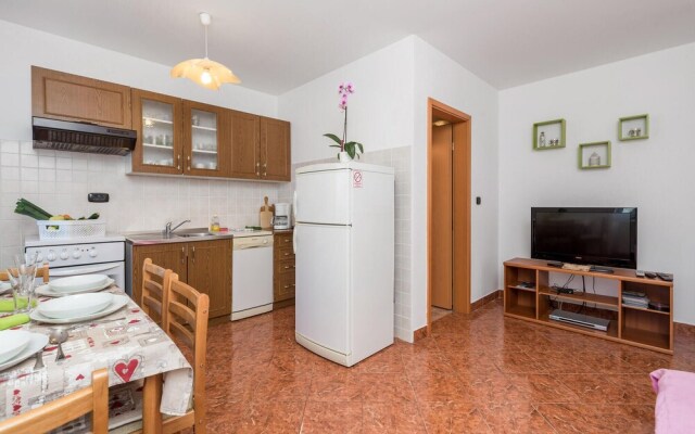 Nice Apartment in Fuzine With Wifi and 1 Bedrooms