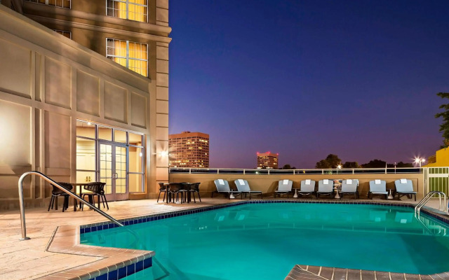 Sheraton Suites Galleria-Atlanta