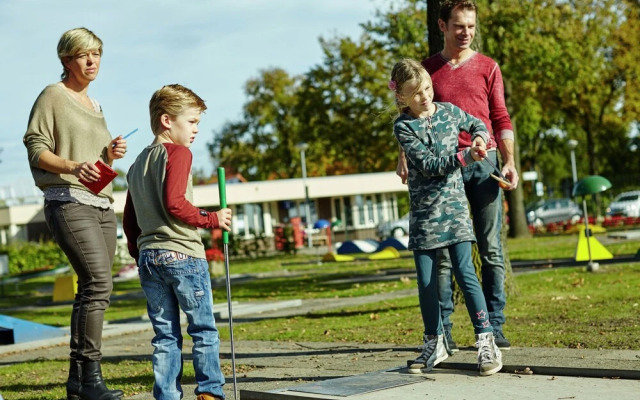 Child-friendly farmhouse villa with PlayStation in Limburg