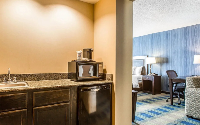 Comfort Inn & Suites