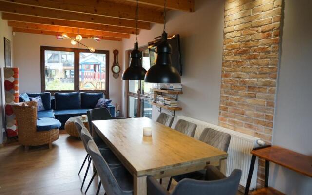 Holiday Resort With Sauna and Jacuzzi, Mielenko