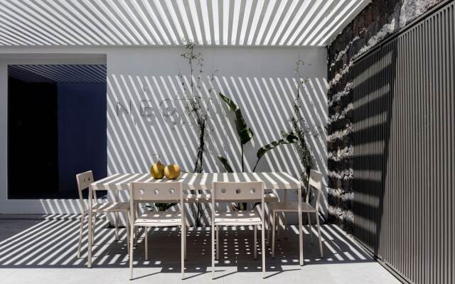 Neo Suites