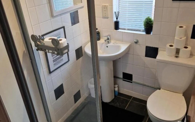 High Street Apartment Getaway in Inverurie