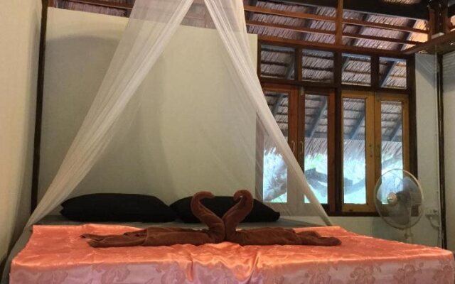 Cashew Nut Bungalow, Ko Mook