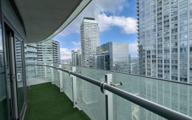 Luxury 2 Bedroom Lakeview